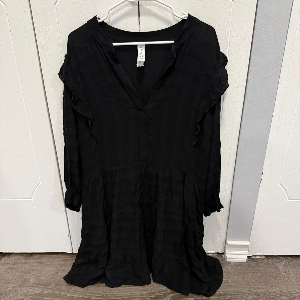Amadi by Anthropologie Black Gauze Flowy 3/4 Sleeves